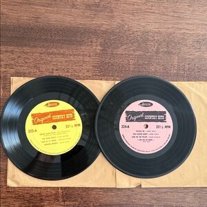 2 original country hits 7 inch records 33 1/3 rpm various artists